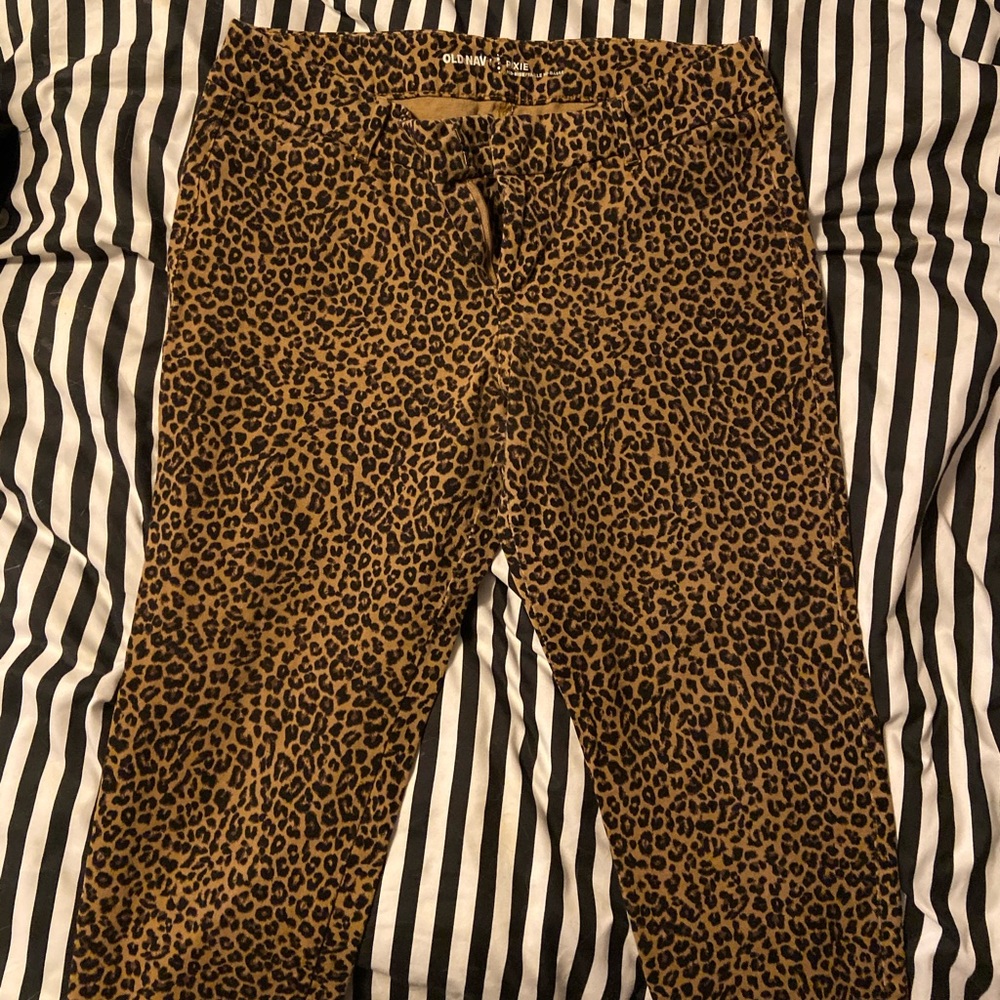 Leopard pixie capris from old navy